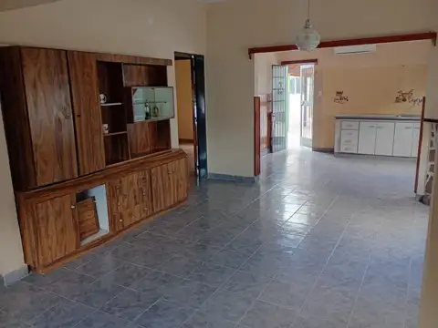 Casa en Alquiler en Villa Morra Ii, $ 700.000