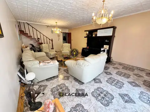 Casa 5 ambientes lote propio