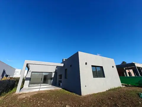 Casa en Santa Lucia Pilar del Este