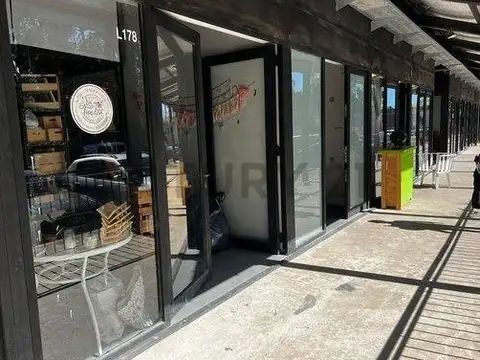 VENTA LOCALES en Centro Comercial Docks del Puerto