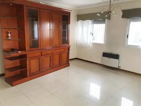 Lacroze 4800, Piso 8