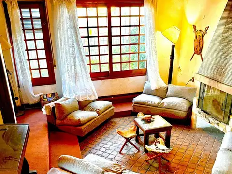 Venta Casa 4 Dormitorios y Galpón en Belvedere