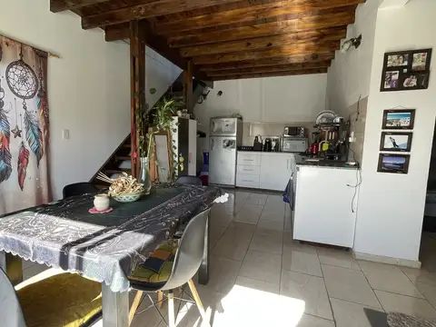 Casa en Alquiler con 1 cochera