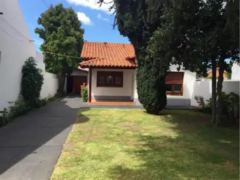Casa en venta - 3 Dormitorios 1 Baño - Departamento - 400Mts2 - Miramar