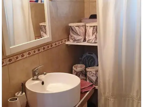 Casa 5 ambientes con 2 baños