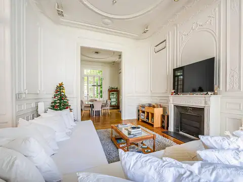 CASA RECICLADA - 8 AMBIENTES – PISCINA IN-OUT – TERRAZA – PARRILLA – GARAGE – BELGRANO R