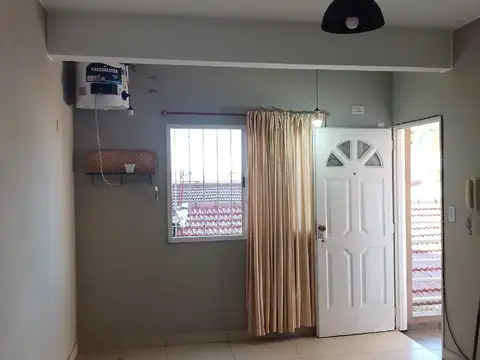 Departamento 2 amb. amplios segundo Piso Electrico