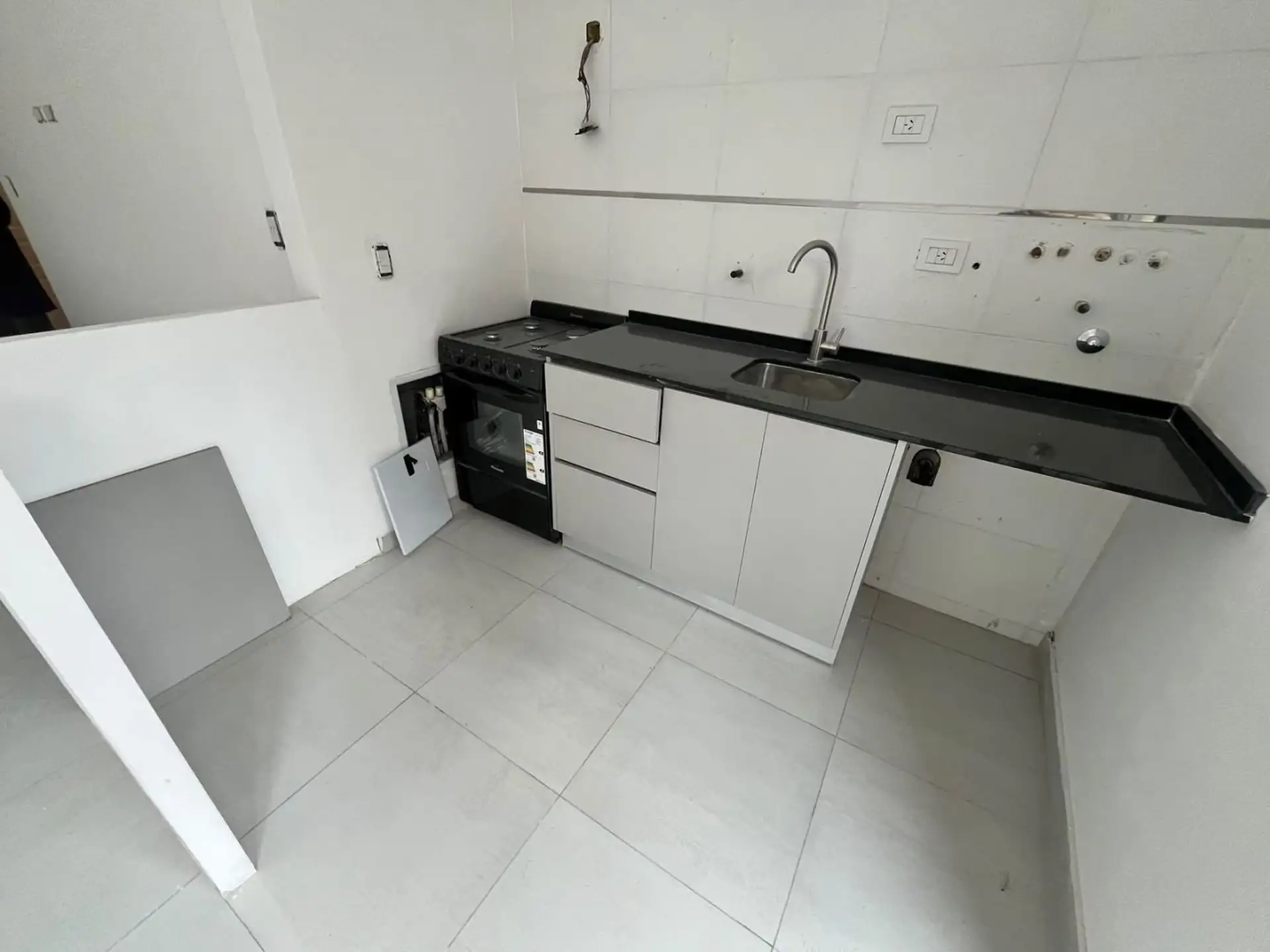Monoambiente en venta a estrenar con balcón - La Perla