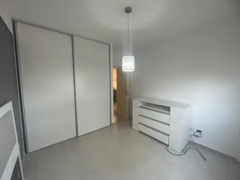 VENTA DE DEPARTAMENTO 2 AMBIENTES C/COCHERA Y SUM EN CASEROS