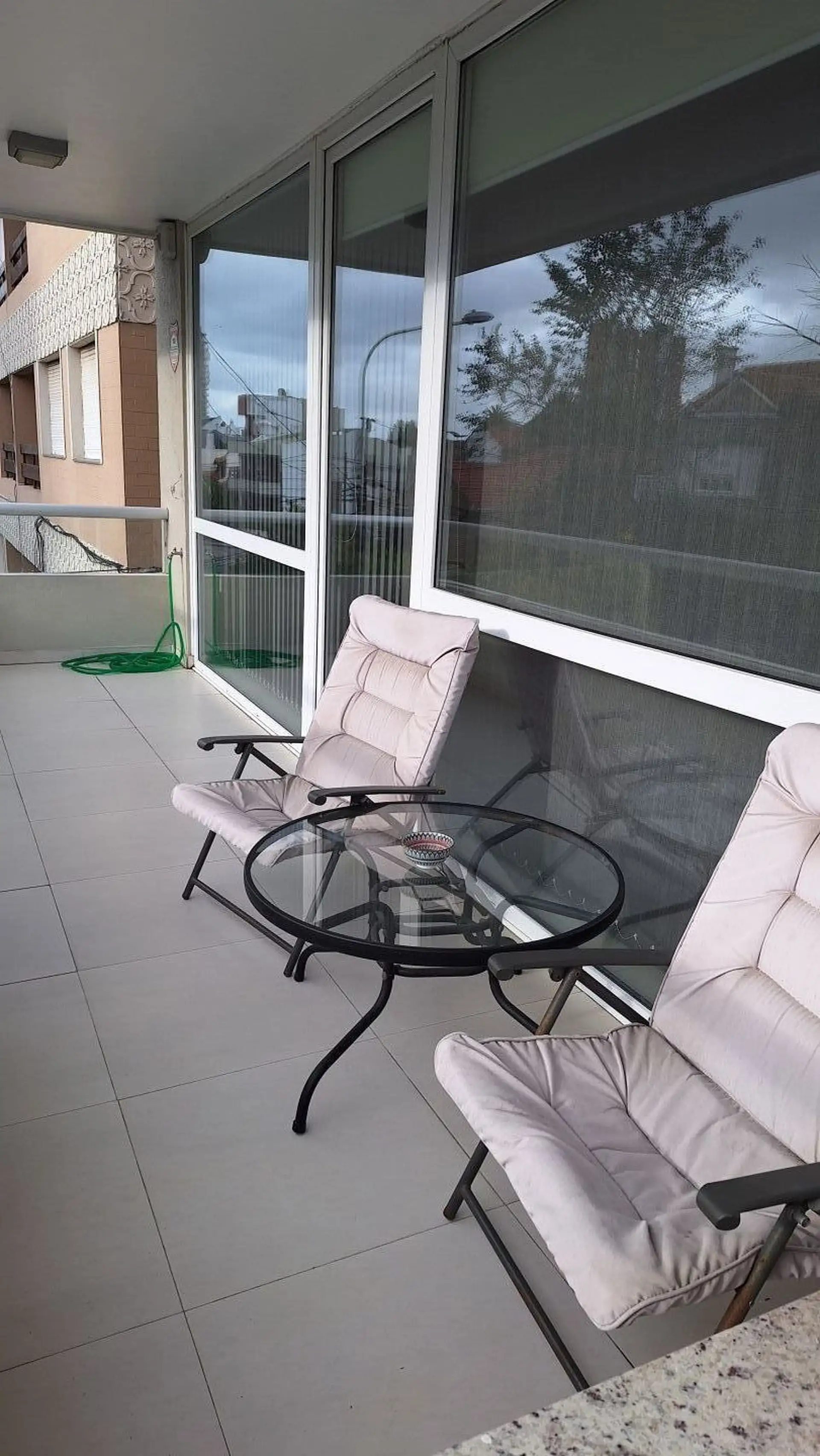 Departamento PISO COMPLETO DE 4 AMBIENTES CON 2 COCHERA en Playa Grande