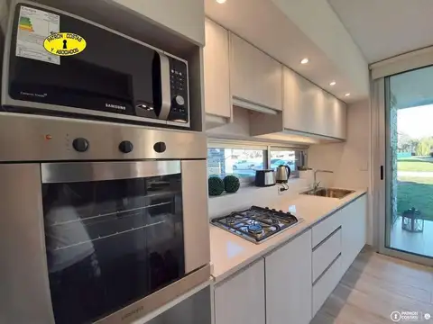 Departamento en Alquiler con 1 cocheras