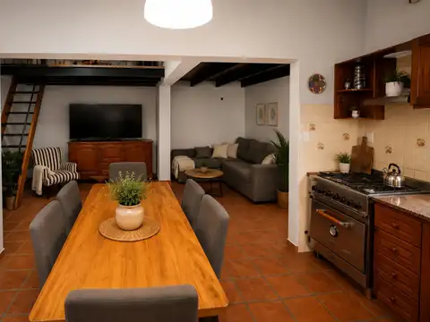 Depto Tipo Casa en Venta de 5 ambientes