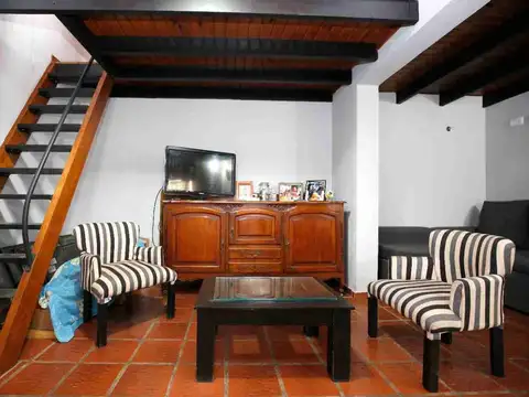 Depto Tipo Casa en Venta 27 años
