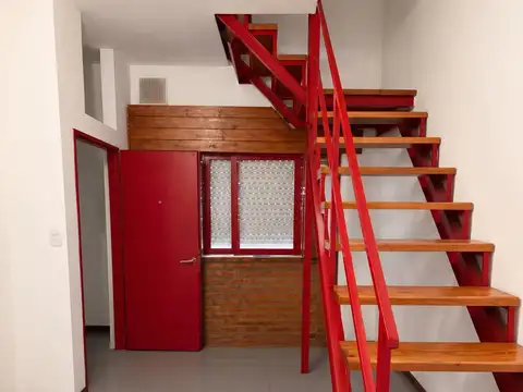 Depto Tipo Casa en Alquiler de 4 ambientes