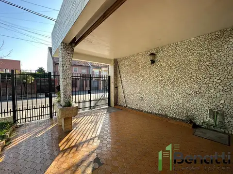 Casa 3 ambientes con 2 baños