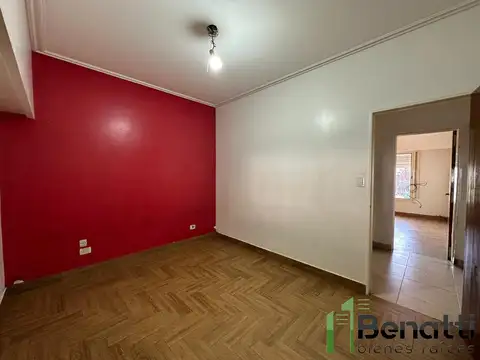 Amplia casa 3 amb. en alquiler, lote propio, PB y garaje cub