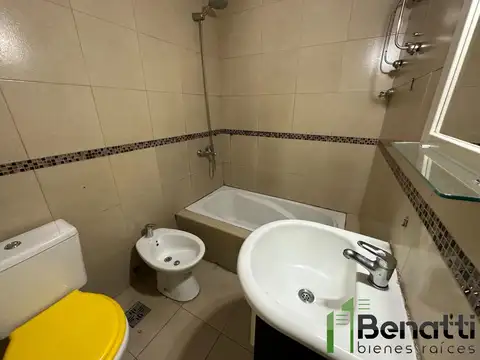 Casa en Alquiler con 1 cochera
