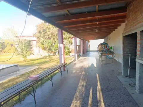 Casa 6 ambientes con 1 baño