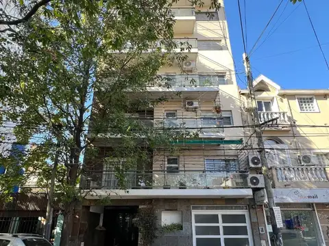 *DEPTO. 3 AMB AL CONTRA FRENTE CON BALCÓN *A 2 CUADRAS DE AV. RIVADAVIA