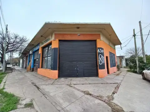 Amplio local sobre avenida San Martin