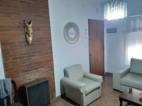 Venta Casa en lote propio Haedo Sur