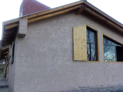 Casa 3 ambientes con 2 baños