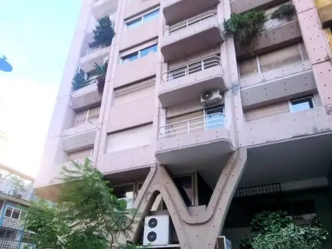 VENTA Vivienda/Oficina 5 AMB con Cochera Grande Balcón al Frente