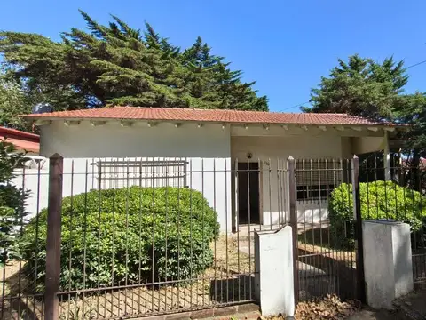 VENTA CASA 3AMB CON JARDIN Y COCHERA MAR DEL TUYU