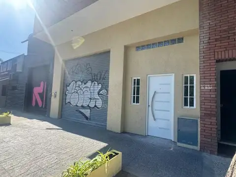 Alquiler local Haedo Apto todo destino.