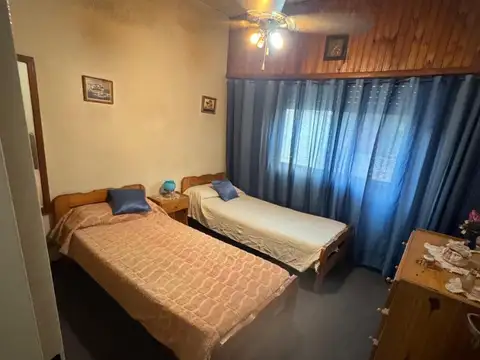 DEPARTAMENTO EN PRIMER PISO CON COCHERA