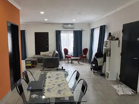 Casa 5 ambientes con 3 baños
