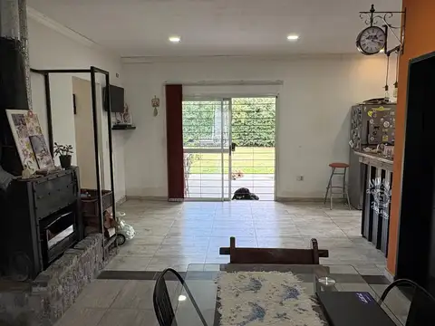 Casa en Venta con 4 cocheras