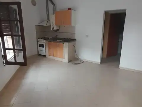 Jose M. Pizarro 400, Piso PB