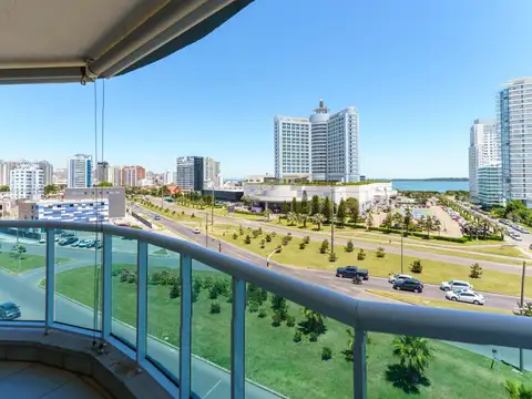 Departamento en Venta en Playa Mansa, USD 365.000