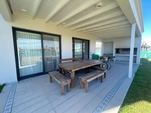 CASA EN VENTA 4 AMBIENTES CON PILETA BARRIO PRIVADO LA MAGDALENA CANNING