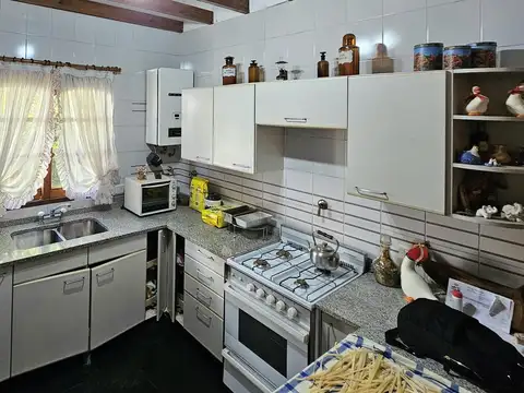 Casa 6 ambientes con 3 baños