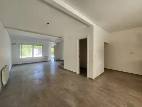 Casa 3 ambientes con 2 baños