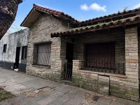 VENTA | CASA EN VICENTE LOPEZ | IDEAL PARA REMODELAR