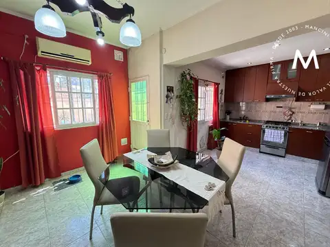 Depto Tipo Casa 4 ambientes con 2 baños