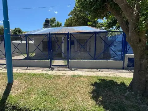 CASA 4 AMBIENTES CON PARQUE EN BELÉN DE ESCOBAR