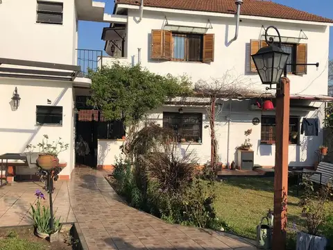Casa  en Venta ubicado en Quilmes Oeste, Quilmes, G.B.A. Zona Sur - SVN0091_LP583876_1
