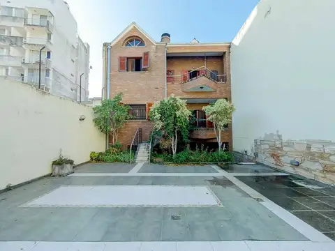 Casa 3 dormitorios en Venta con Pileta Rosario