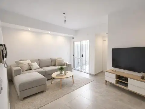 VENTA DEPARTAMENTO DOS AMBIENTES CASEROS PATIO Y TERRAZA APTO CREDITO