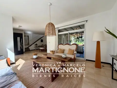 Casa en Venta con 3 cocheras