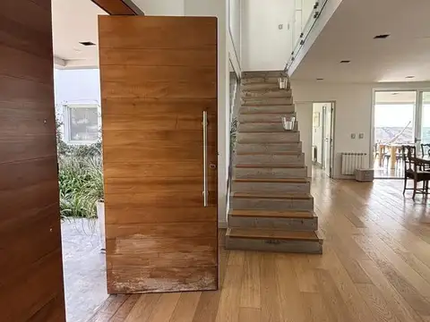 Casa en venta en barrio Los Zarzos, San Lorenzo