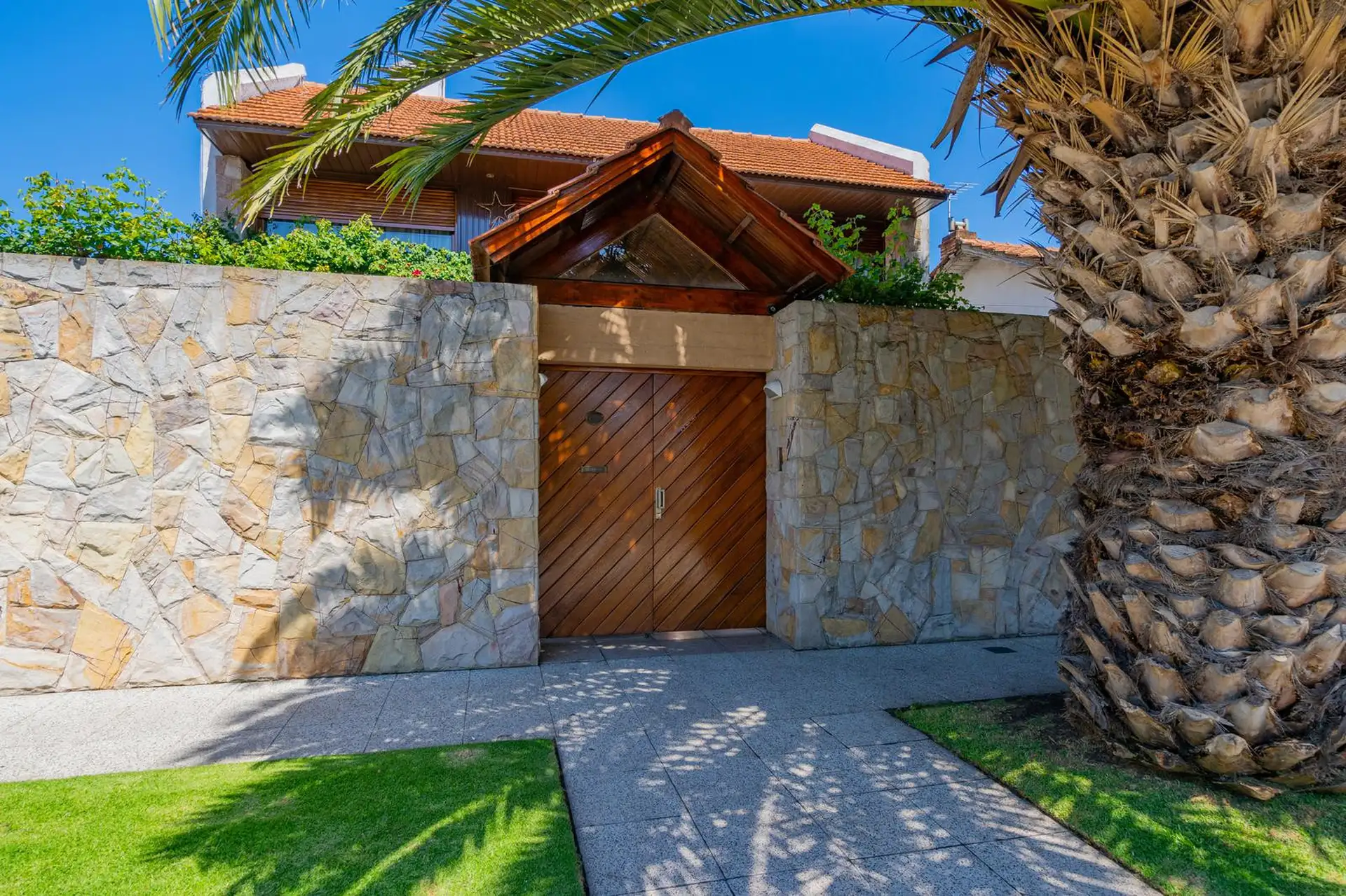 Chalet en el tradicional entorno del barrio Pinos de Anchorena