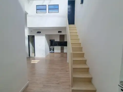 Depto Tipo Casa en Venta de 4 ambientes