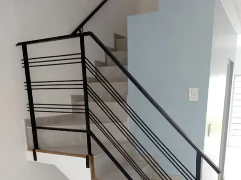 Depto Tipo Casa 3 ambientes con 2 baños