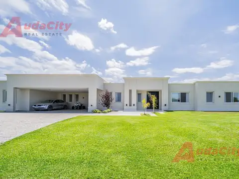 CASA EN VENTA 6 AMBIENTES BARRIO CERRADO ZONA OESTE COMARCAS DE LUJAN