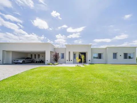 CASA EN VENTA 6 AMBIENTES BARRIO CERRADO ZONA OESTE COMARCAS DE LUJAN